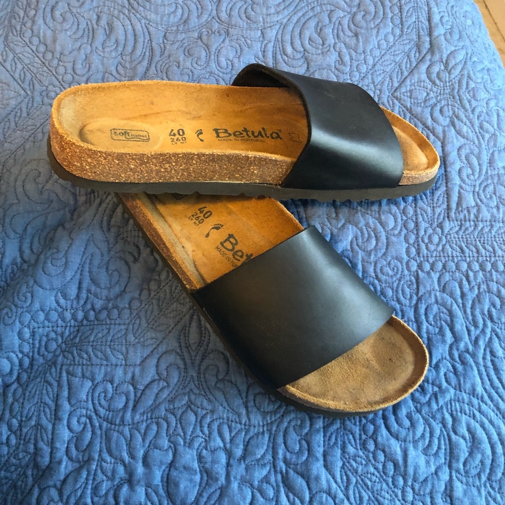 Betula (licensed by Birkenstock) black slides. The Internet says they are vegan